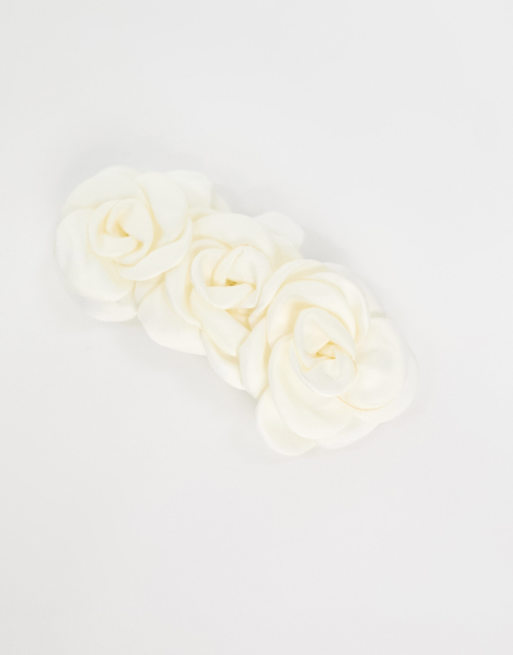 True Decadence - Satijnen haarklem met bloem in crème, 3 van 4