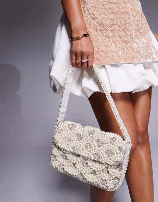 True Decadence – Schultertasche in Weiß mit Pailletten und Perlen, 3 von 4
