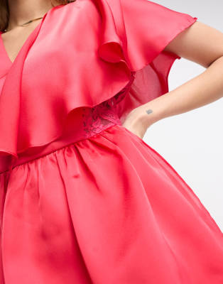 True Decadence Short Sleeve Dress With Flutter Sleeves In Pink