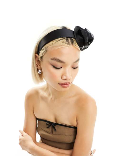 True Decadence - Sort hårbøjle med corsage-detalje i organza