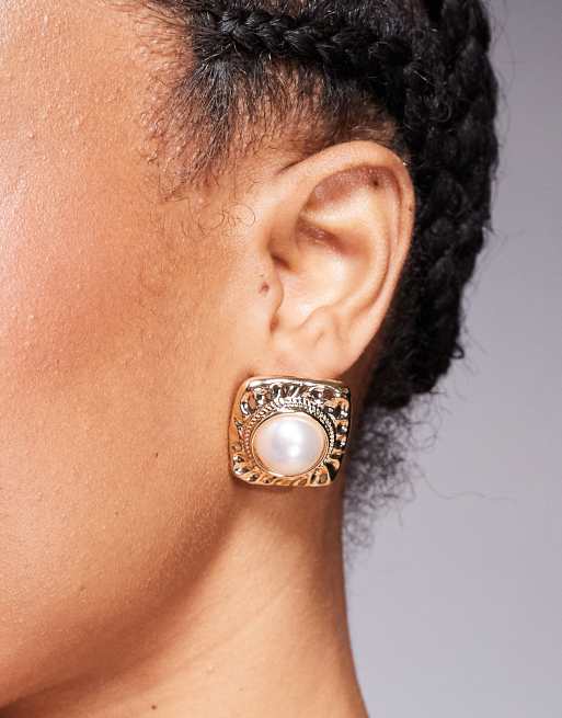 True Decadence square vintage style pearl stud earrings in gold tone