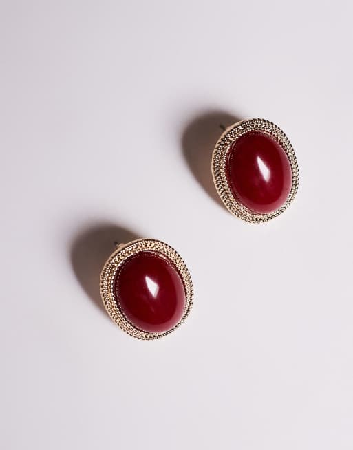 True Decadence – Statement-Ohrstecker in Gold mit rotem Stein-Detail, 3 von 3