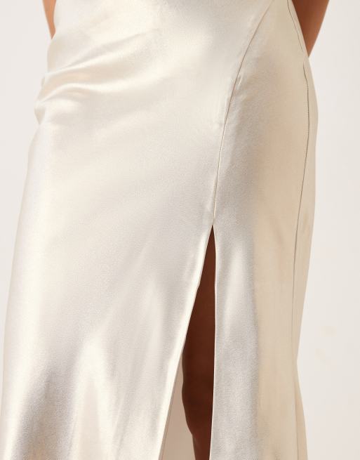 True Decadence Tie back midi dress in white metallic, 3 of 4