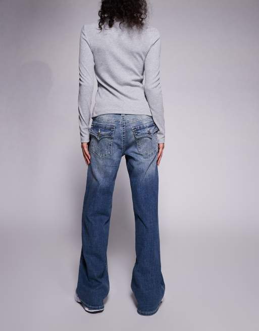 True Religion – Bobbi – Blå, baggy jeans i mellanljus tvätt, 3 av 5