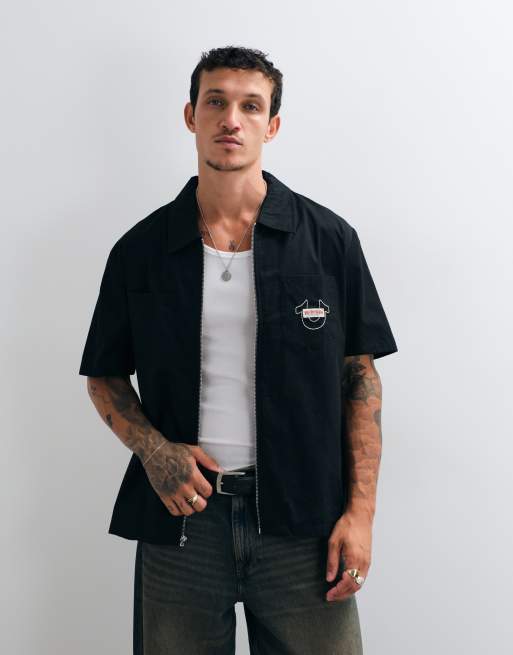 True Religion camicia nera a maniche corte con zip integrale e stampa Buddha sul retro, 2 di 5