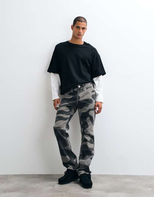 True Religion camo loose fit twill ricky flap jeans in black camo, 3 of 5