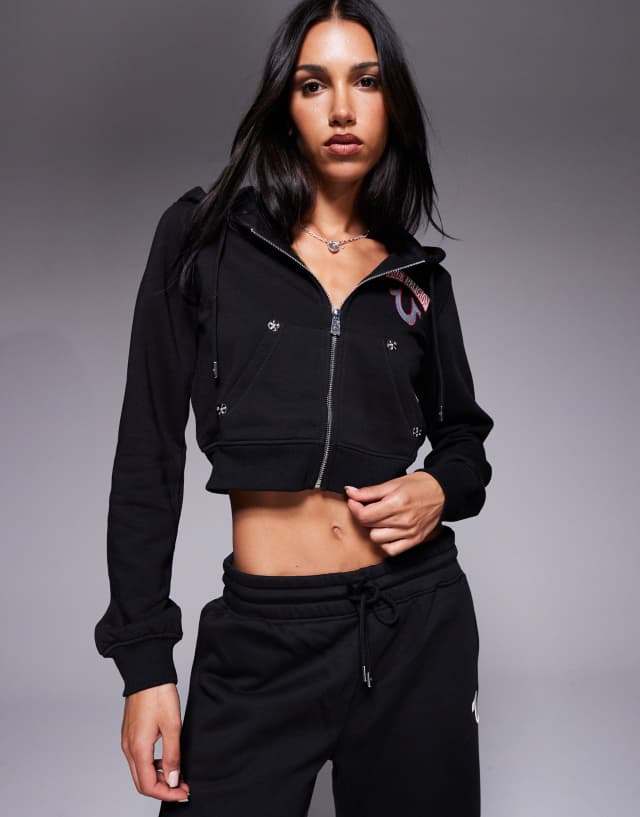 TRUE RELIGION トゥルーレリジョン　クロップドジップアップフーディ True Religion embroidered back cropped zip hoodie in black | ASOS