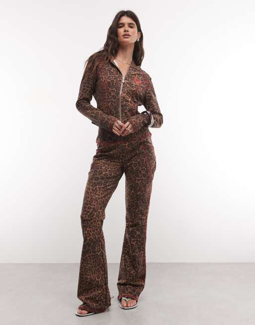True Religion ensemble coordonné à capuche zippé en baby terry à imprimé léopard marron multicolore, 2 de 4