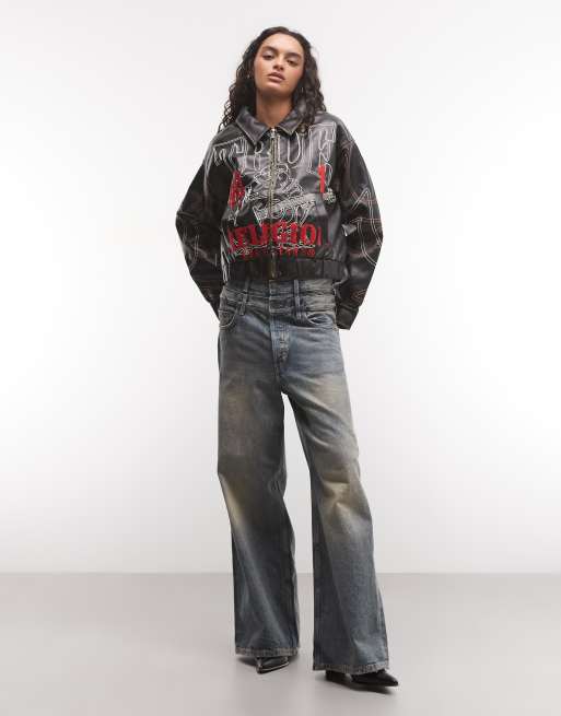 True Religion geborduurd graphic relaxed-fit PU bomberjack in zwart, 2 van 4