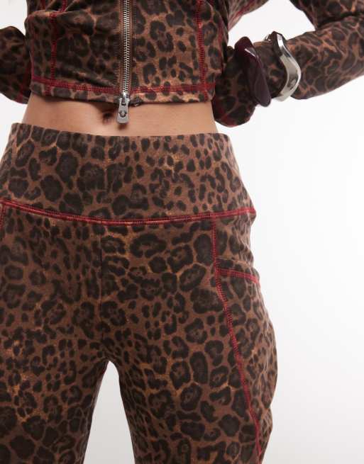 True Religion high rise broek met luipaardprint baby terry bootcut in bruin multikleur co-ord, 3 van 5
