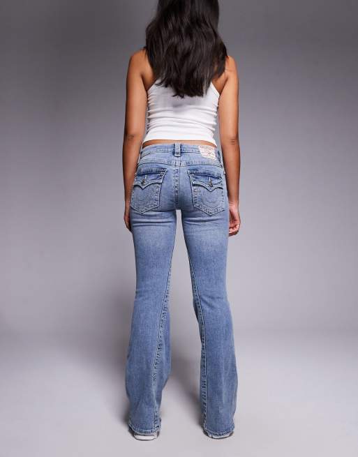 True Religion – Joey – Schlagjeans in blauer Waschung mit Pattentasche und mittelhohem Bund, 3 von 5