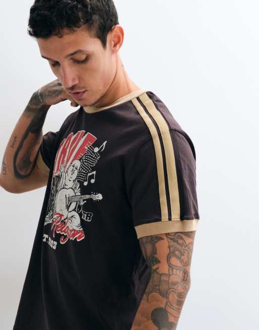True Religion kortærmet ringer-T-shirt med grafisk logo i brun, 3 af 5