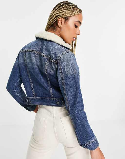 True Religion - Krympet trucker-jakke med sherpa-krave i medium gold-rush-finish, 2 af 4