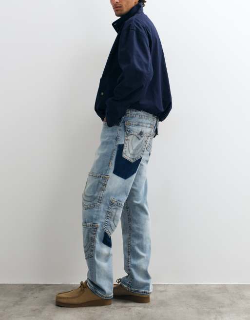 True Religion løstsiddende Bobby Super T jeans med flaplommer i lys blå vask, 3 af 5