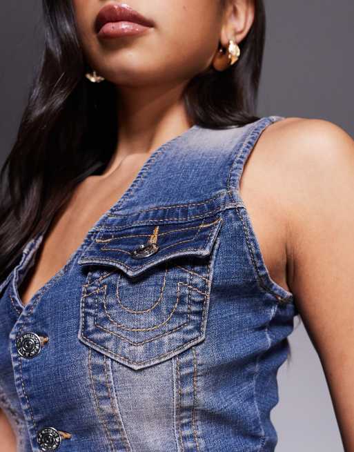 True Religion - Mørkeblå denimvest med gennemgående knapper og rød pigmentfarve, 3 af 4