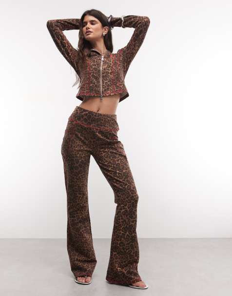 True Religion pantalon bootcut taille haute à imprimé léopard en maille éponge, ensemble coordonné, marron multicolore - view 1