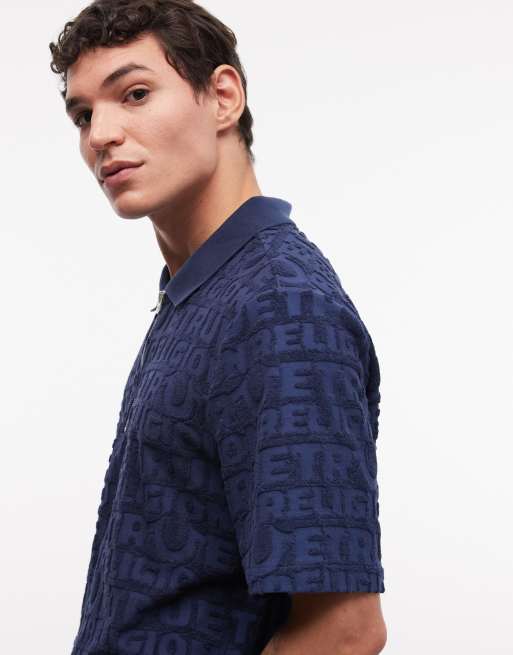 True Religion - Polo d'ensemble en tissu éponge texturé avec logo - Bleu nuit, 4 de 5