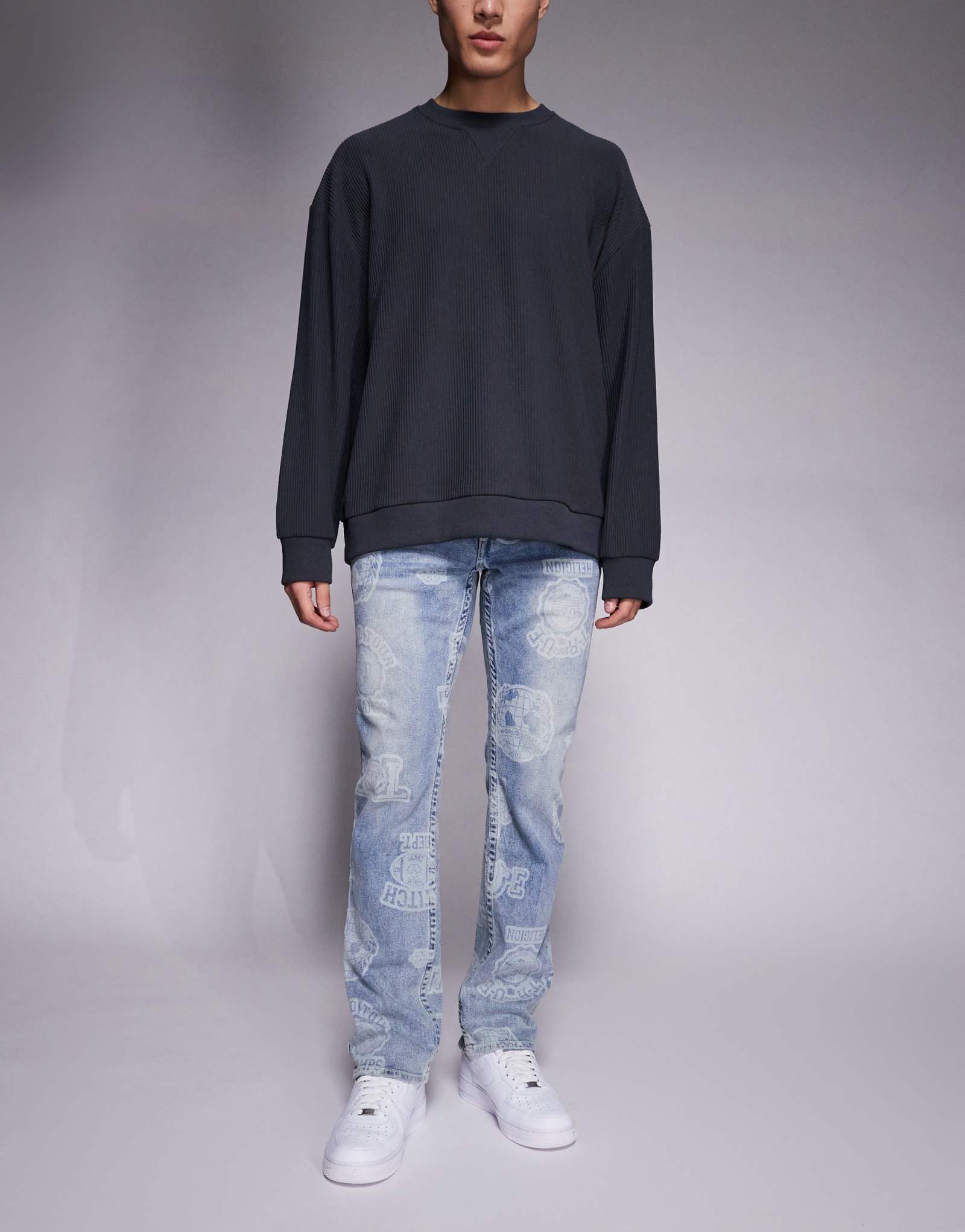 Джинсы True Religion Ricky с прямыми штанинами и принтом светло-голубого цвета из стирки