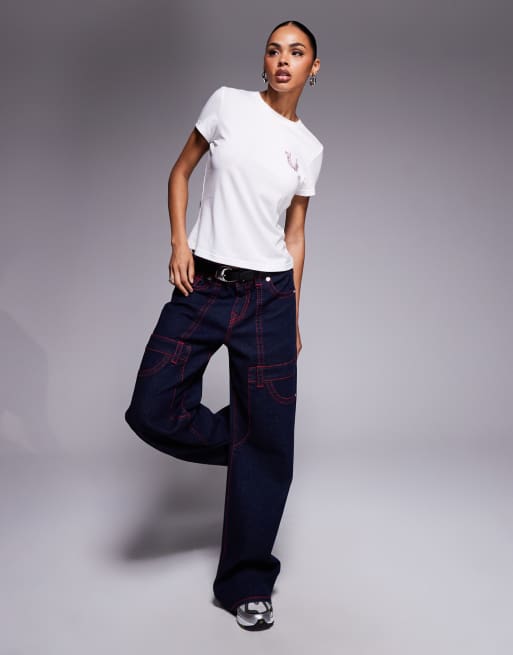True Religion - T-shirt bianca con logo in strass sul retro