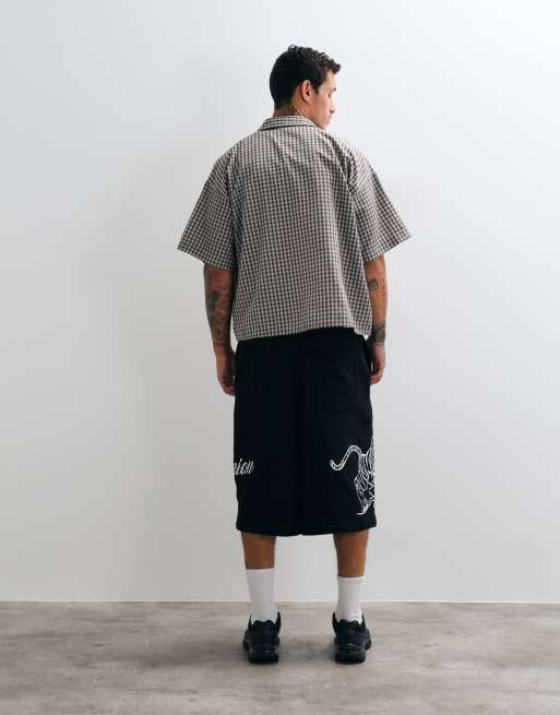 True Religion tiger graphic script loose fit fleece shorts in black, 3 of 5