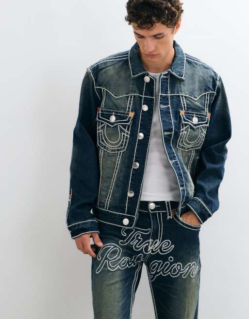 True Religion veste trucker Jimmy coupe oversize avec surpiqûres corde et imprimé au dos, bleu, 2 de 5