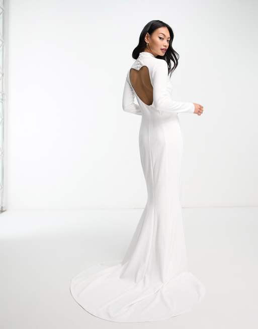 True Violet Bridal – Sukienka maxi w kolorze kości słoniowej z wycięciem w kształcie serca na plecach