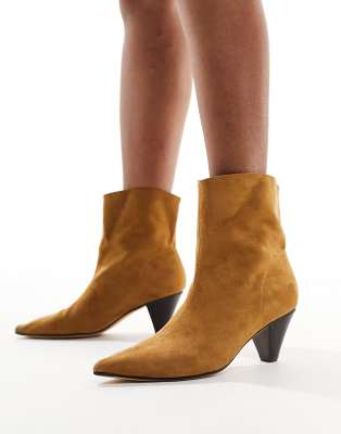 Truffle Collection - Ankle Boots in Hellbraun mit kegelförmigem Absatz-Brown