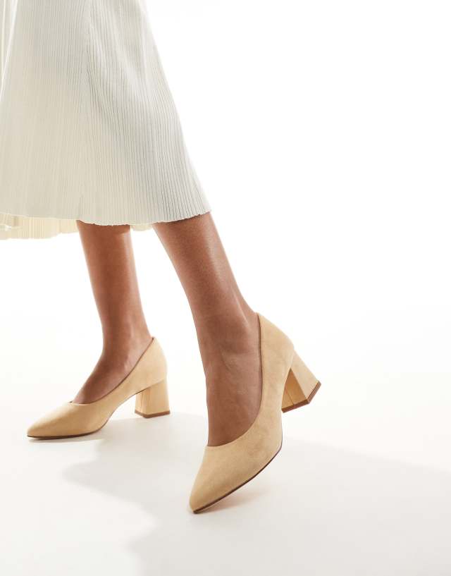 Truffle Collection - block heel court shoes in beige