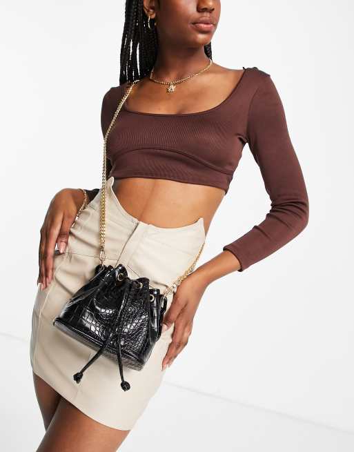 Truffle Collection - Borsa a secchiello nera con maglie grandi