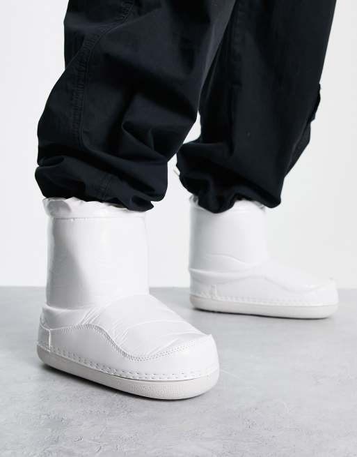 Truffle Collection Bottines de neige matelassées Crème ASOS