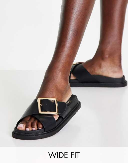 Truffle Collection - Brede pasvorm - Platte sandalen met gesp in zwart 
