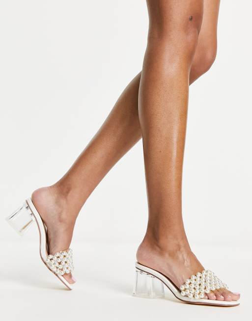 Truffle Collection Bridal – Białe mule ze sztucznymi perłami