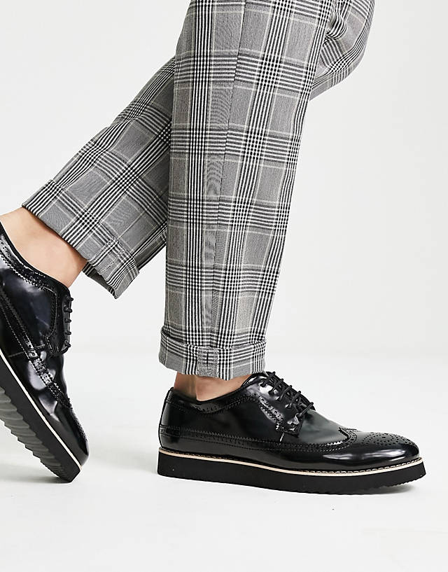 Truffle Collection - casual lace up brogues in black
