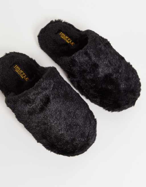 Truffle Collection Chaussons duveteux style mules Noir ASOS