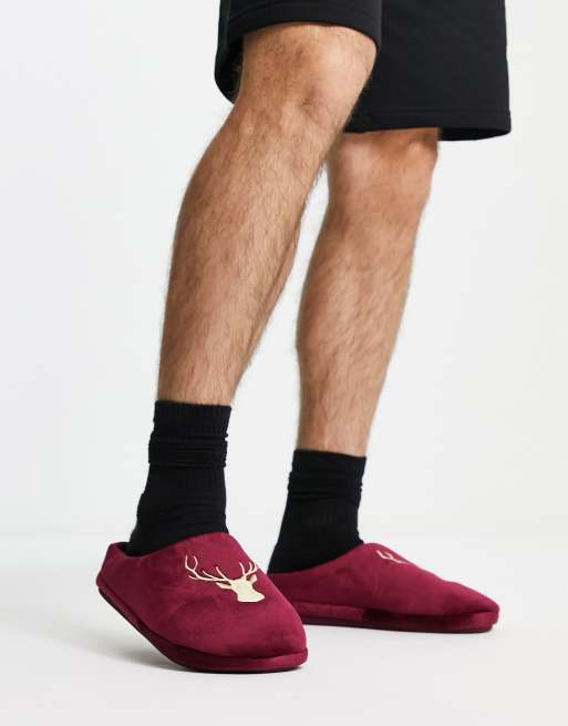 Truffle Collection Christmas stag slippers in burgundy