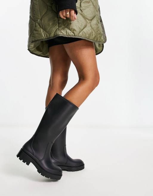 Knee store high wellies