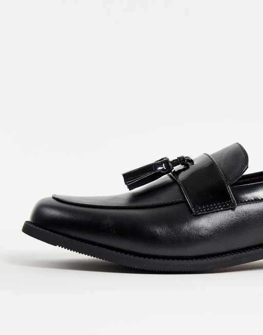 Truffle Collection – Czarne loafersy z frędzlami z imitacji skóry, 3 z 4
