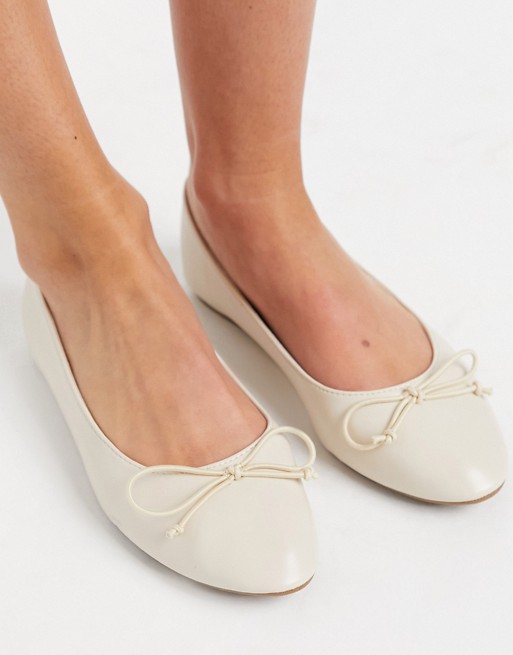 Truffle Collection easy ballet flats in beige