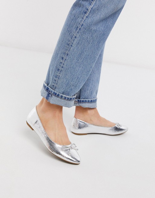 Truffle Collection easy ballet flats in metallic snake