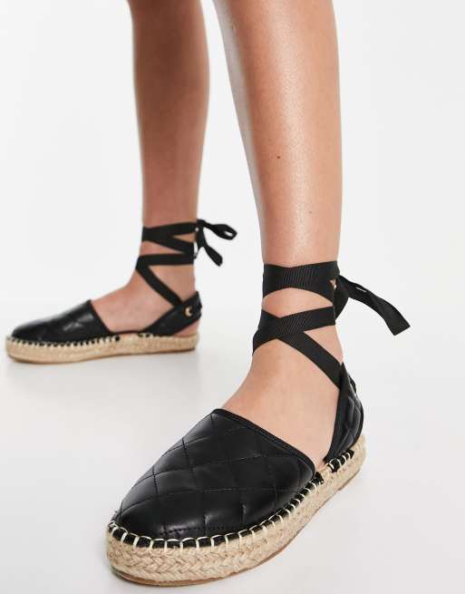 Truffle Collection - Espadriller med bindebånd om benet i sort