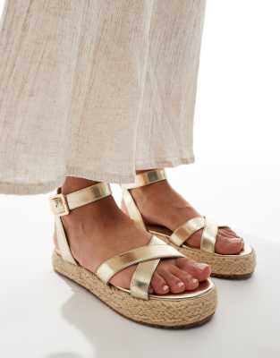 Truffle Collection - Espadrilles in Goldoptik mit flacher Plateausohle-Goldfarben