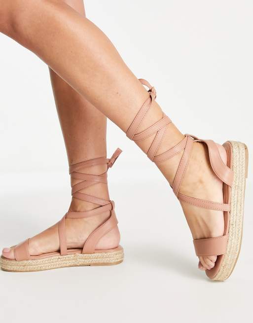 Truffle Collection – Espadrilles mit Beinschnürung in Rosa