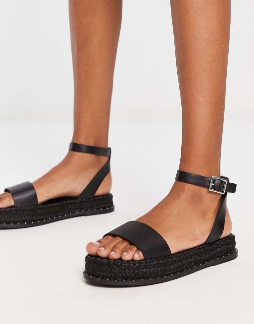 Truffle Collection - Espadrillesandalen met studs en plateauzool in zwart