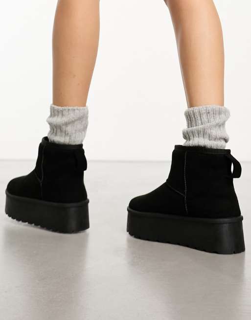 Black suede shop fur lined boots