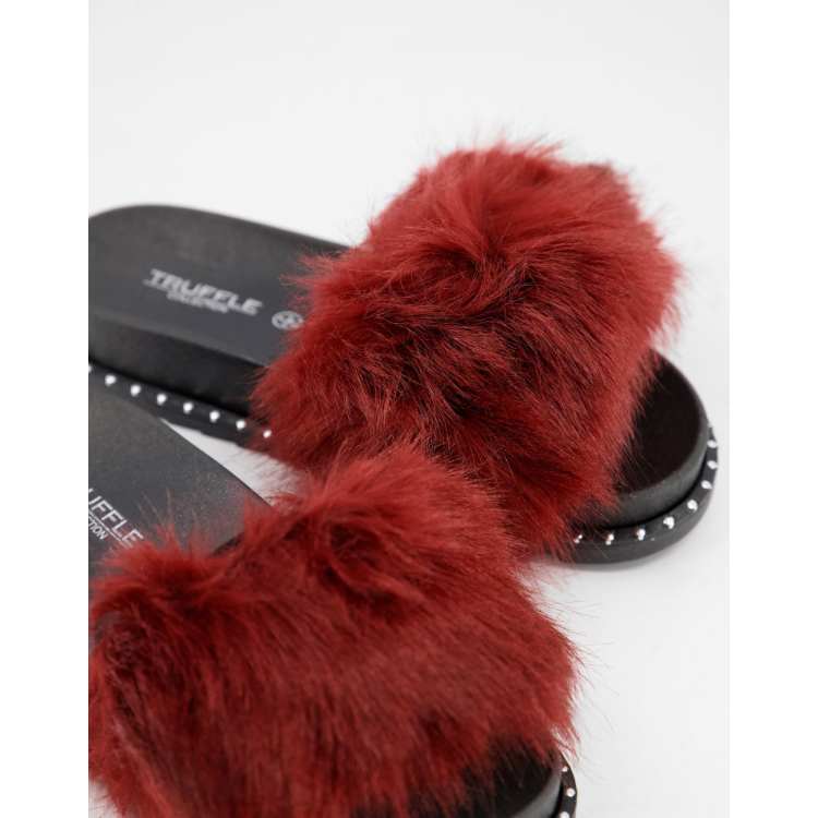 Red store fluffy sliders