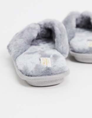 fur thong slippers