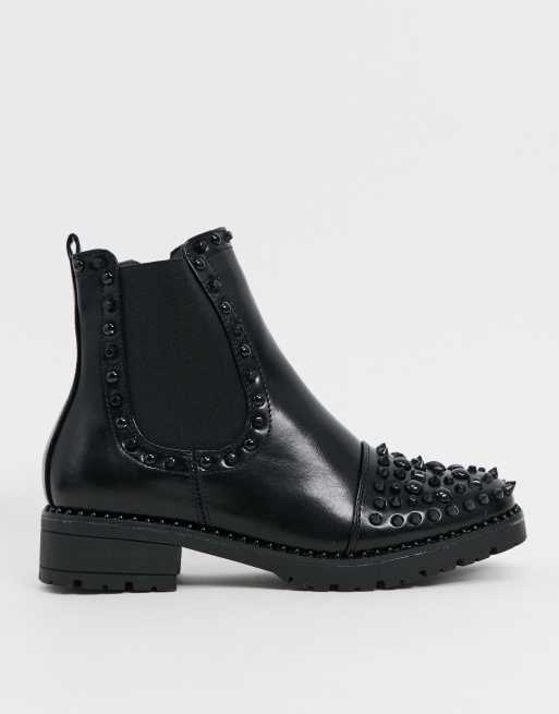 Studded toe hot sale chelsea boots