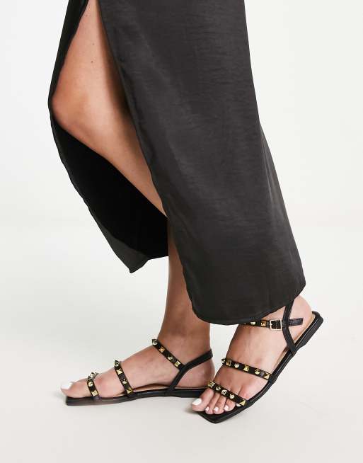 Truffle Collection – Flache, mit Nieten besetzte Riemchensandalen in Schwarz, 3 von 4