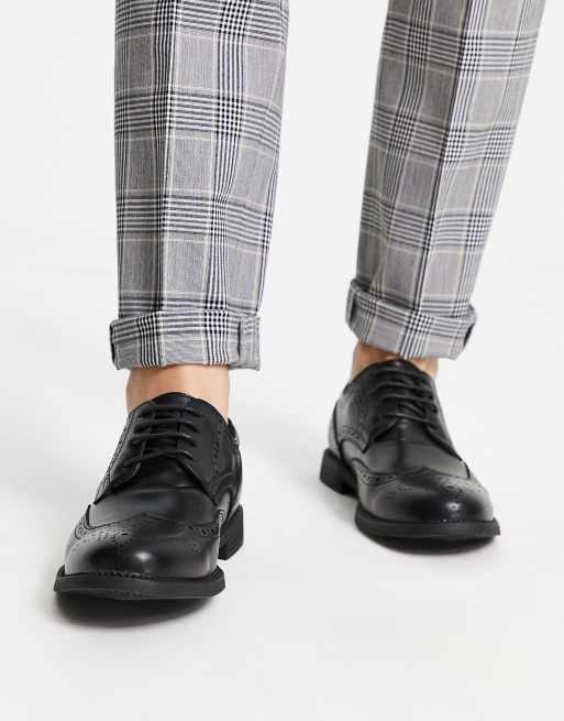 Truffle Collection formal lace up brogues in black, 2 of 4