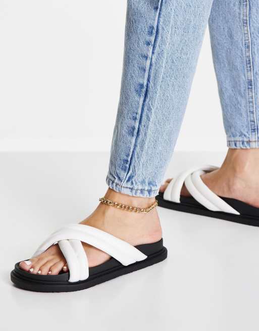Truffle Collection - Gewatteerde slippers met dikke zool in wit
